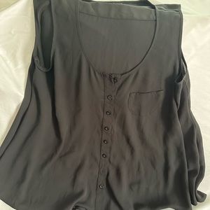 Medium sleeveless black top